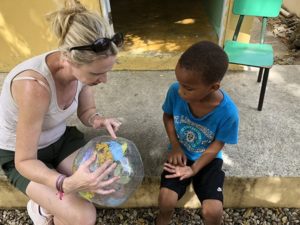 volunteer teaching in Dominican Republic